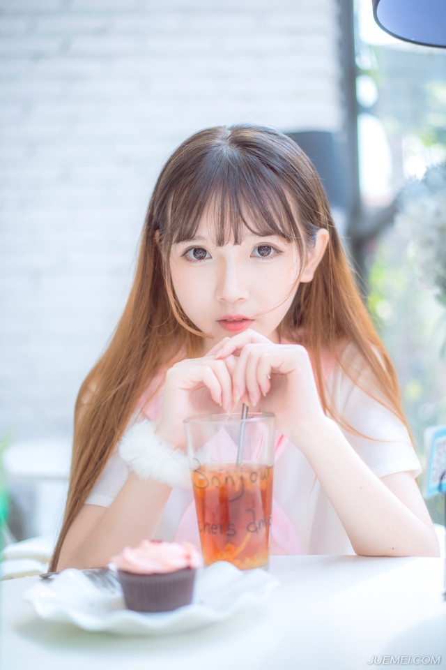 “新任都督是吕蒙？”诸葛亮突然皱起了眉头。
